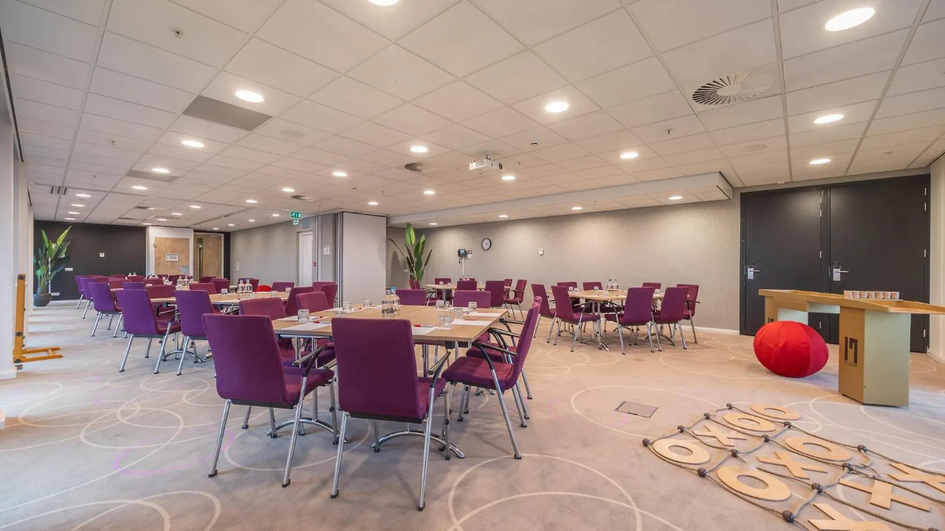 Leonardo Hotel Amsterdam Rembrandtpark 4*,